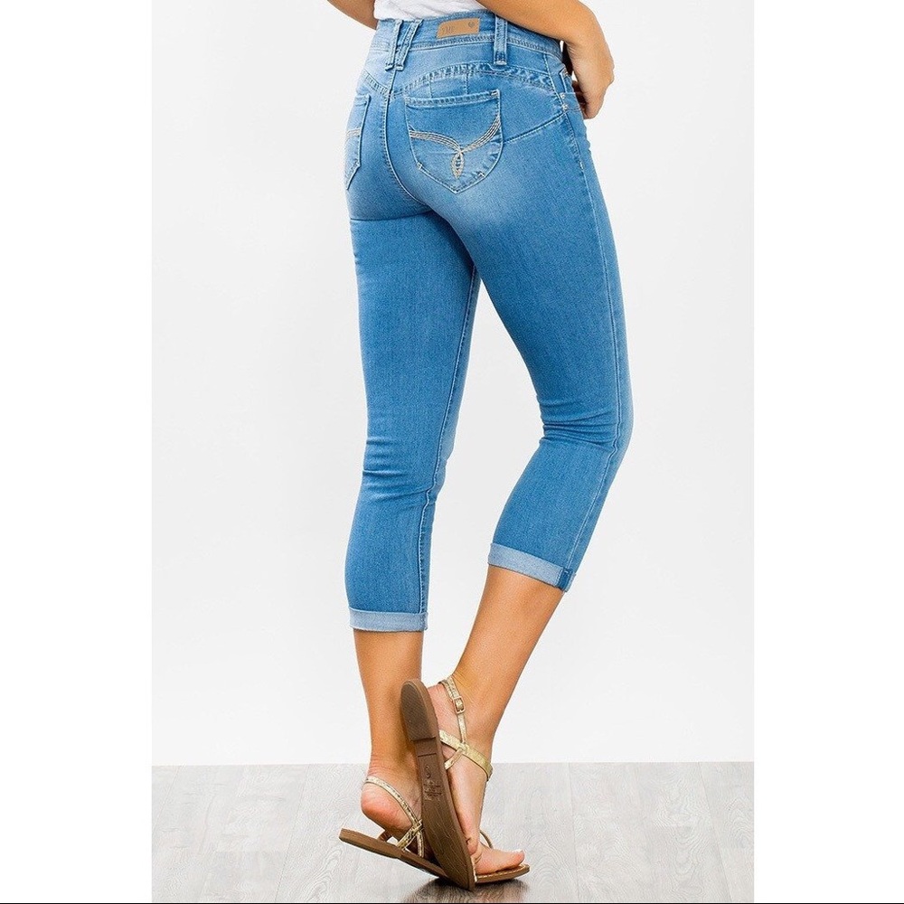 YMI Wanna Betta Butt Capri’s - Size 5